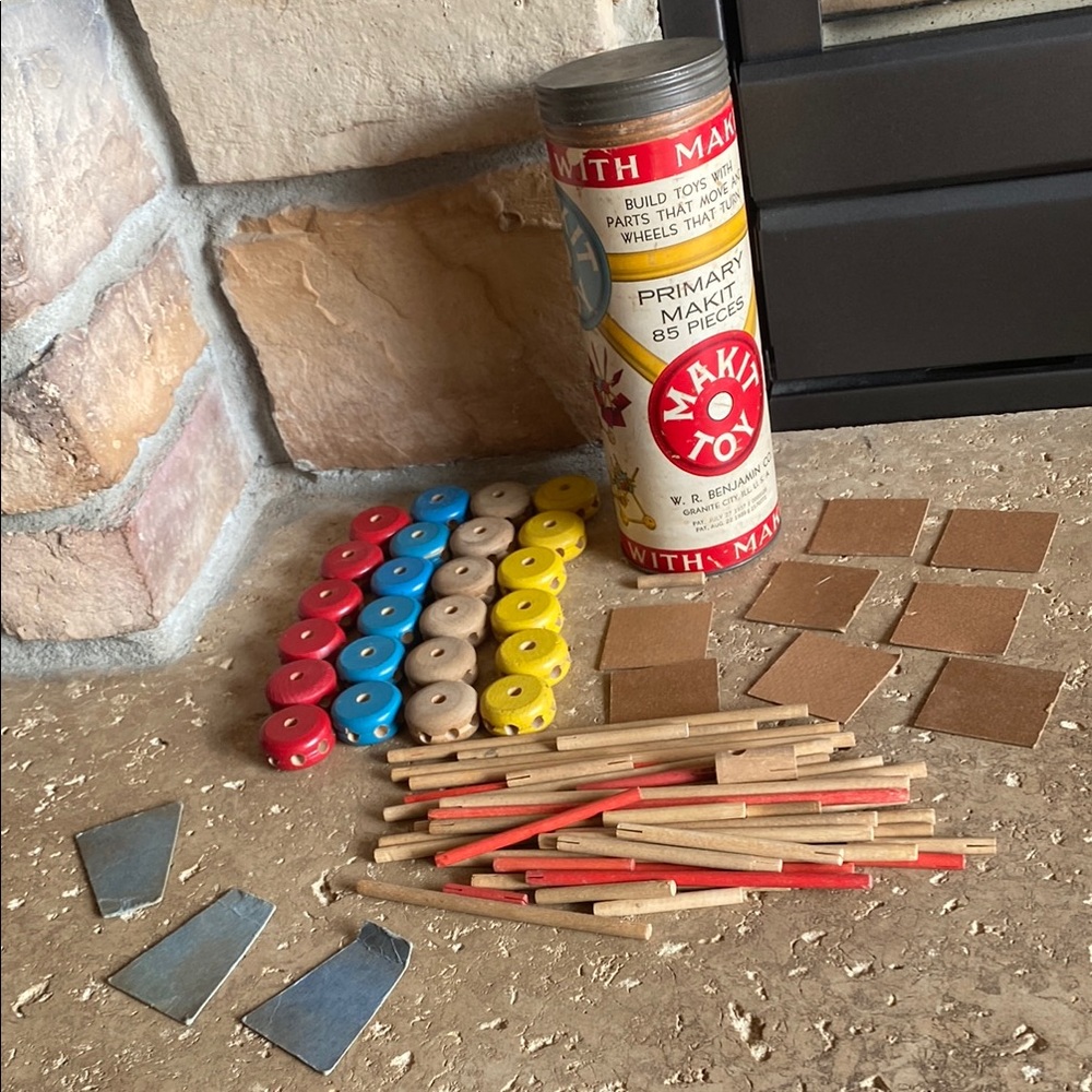 Vintage 1939 Antique Makit Antique Building Toy wood & cardboard Set for display